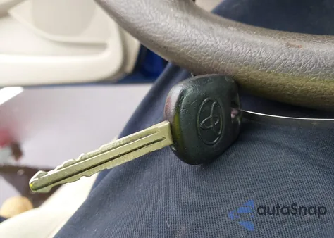 2010 Toyota Camry z USA, uszkodzony, nr VIN 4T1BF3EK1AU548033